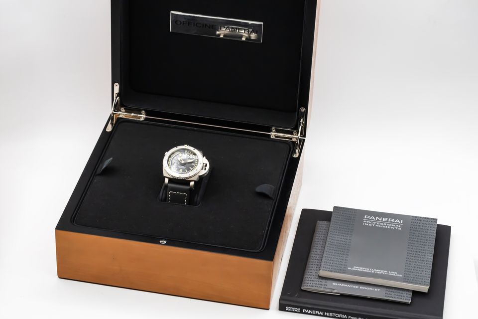 Panerai Luminor Submersible PAM00193 Image 7